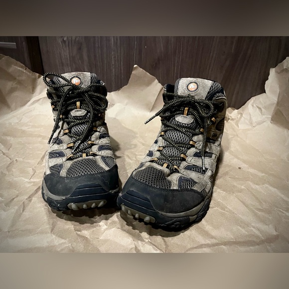 Merrell Tan and Black Hiking Boots - Picture 2 of 7